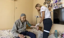 Mersin Büyükşehir evde sağlık hizmetiyle yaralara merhem oluyor
