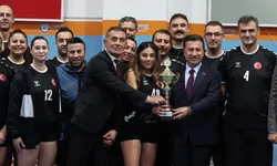 Muğla'da Cumhuriyet Kupası'nda personel sahaya çıktı