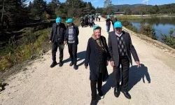 Sakarya YADEM yaşlılarından Taraklı Karagöl'de huzur dolu gün
