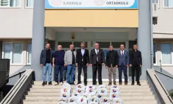 TOBB'dan Kumluca'da 525 öğrenciye ayakkabı desteği