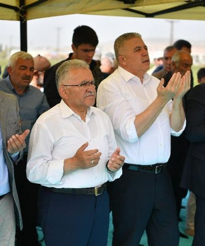 Başkan Büyükkılıç, Horsana Çayırı'nda yağmur ve şükür duasına katıldı