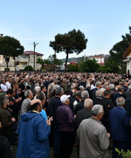 Çakıroğlu Eğitim ve Kültür Vakfı Mütevelli Heyeti üyesi Çakıroğlu'nun cenazesi defnedildi
