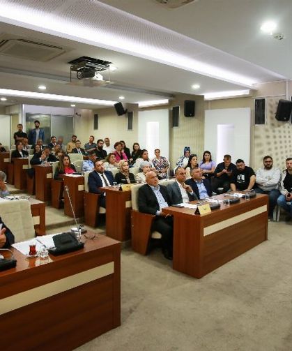 İzmir Karabağlar'da ilk meclis