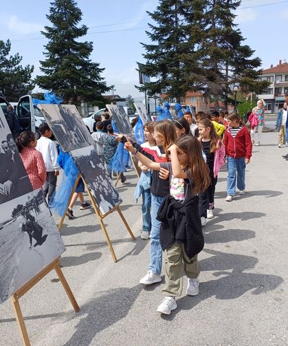 Yeniçağa'da "Atatürk Fotoğrafları" sergisi açıldı