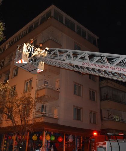 Ordu'da apartmanda çıkan yangında 1 kişi dumandan etkilendi