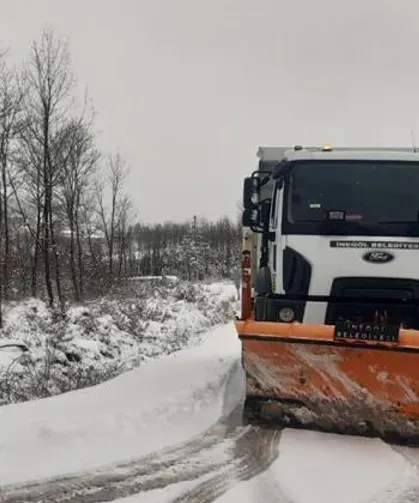 Bursa İnegöl'de 24 Saatte 925 km kar temizleme çalışması yapıldı