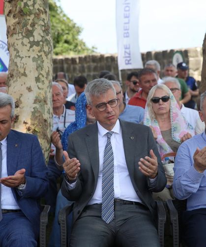 Sağlık Bakanı Memişoğlu, Rize'de merhum Belediye Başkanı Ekrem Orhon'u anma törenine katıldı