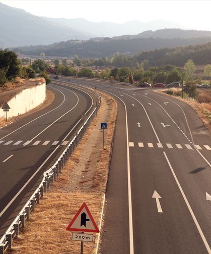 GÜNCELLEME 4 - Kastamonu-Karabük sınırındaki iki orman yangınına müdahale sürüyor