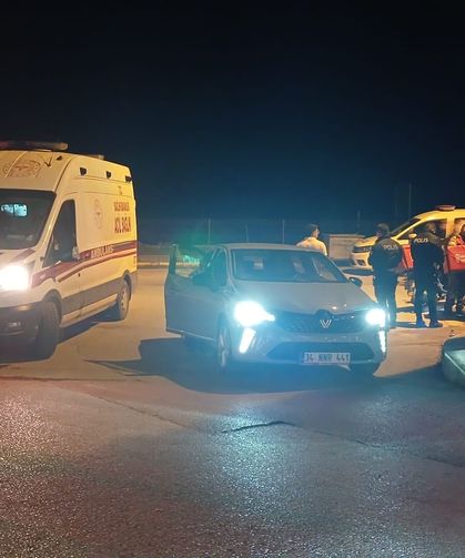 Sinop'ta otomobille çarpışan motosikletteki 2 kişi yaralandı