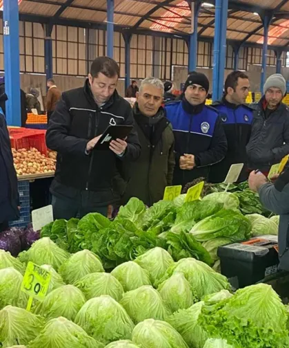 Balıkesir'de pazar yerleri hizmete uygun hale getiriliyor