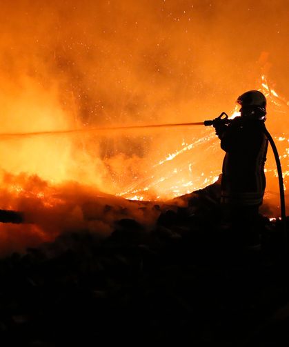 ⁠Kastamonu'da çıkan yangında 3 ev ve 2 samanlık zarar gördü