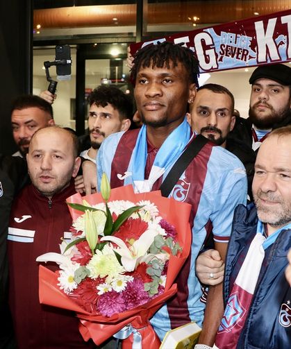 Trabzonspor'un anlaşmaya vardığı Chibuike Nwaiwu, Trabzon'a geldi