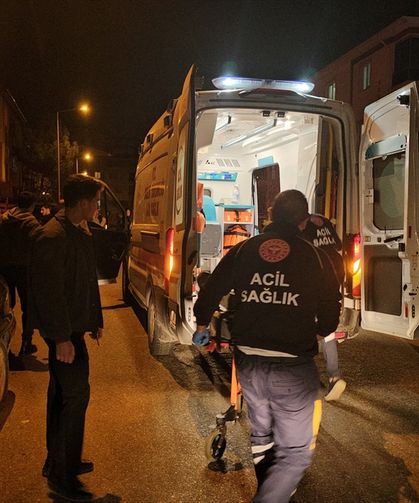 Çorum'da otomobil ile hafif ticari aracın çarpıştığı kazada 2 kişi yaralandı