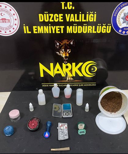 Düzce'de uyuşturucu operasyonlarında yakalanan 2 zanlı tutuklandı
