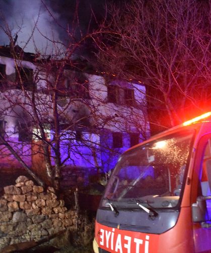 Gümüşhane'de müstakil evde çıkan yangında 1 kişi öldü