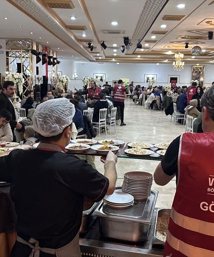 Kastamonu Vakıflar Bölge Müdürlüğü iftar sofrasıyla asırlık geleneğini yaşatıyor