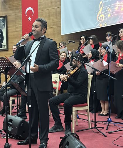 Kastamonu'da akademisyenlerden oluşan koro konser verdi