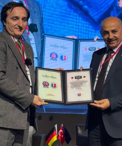 KGK Birleşik Krallık Temsilcisi Vatan Öz'e büyük onur 