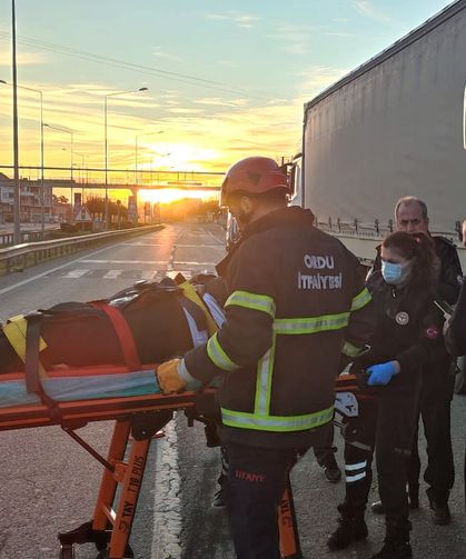 Ordu'da otobüs ile tırın çarpıştığı kazada 4 kişi yaralandı