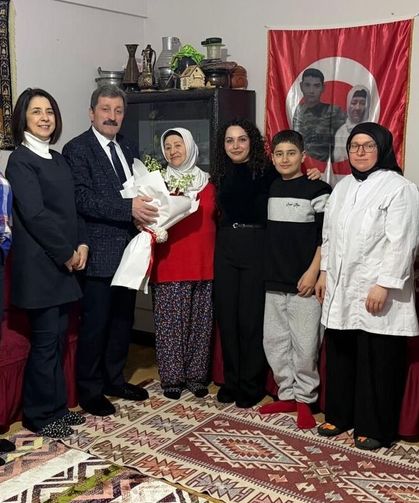 Samsun Valisi Tavlı ve eşi, şehit ailesinin iftar sofrasına konuk oldu