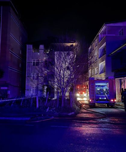 Samsun'da 4 katlı binada çıkan yangında bir kişi yaralandı