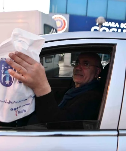 Başkentte moto kuryeli iftar desteği