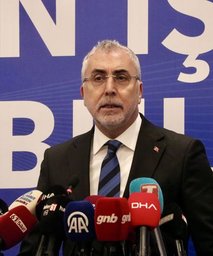 Çalışma ve Sosyal Güvenlik Bakanı Işıkhan, Trabzon'da iş insanlarıyla iftarda bir araya geldi: