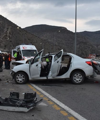 Gümüşhane'de trafik kazasında 3 kişi yaralandı