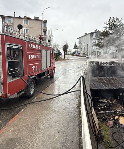 Karabük'te depoda çıkan yangın söndürüldü