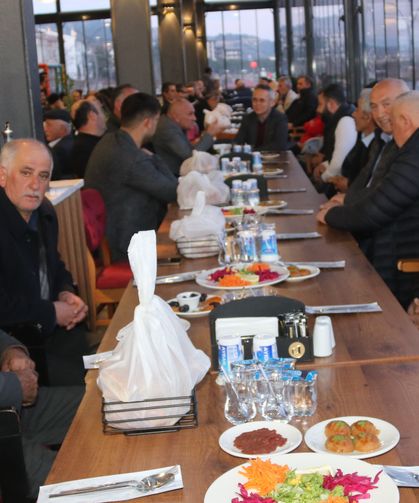 Kaymakam Kartal iftarda muhtarlarla buluştu