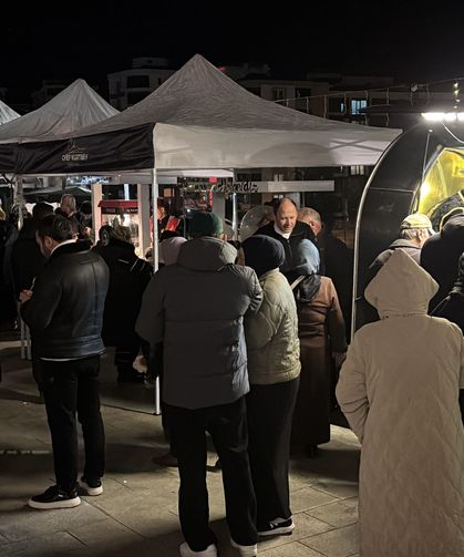 Samsun'da teravih namazı sonrası vatandaşlara ikramda bulunuldu