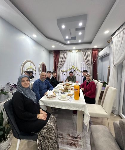 Şehit Kadir Kara Anadolu İmam Hatip Lisesi öğretmen ve öğrencilerinden şehit ailesine ziyaret