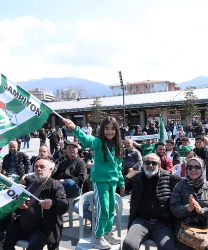 Bursa Osmangazi Meydanı'nda Bursaspor coşkusu