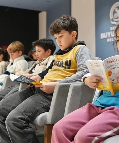 Denizli'de çocuklar 'Telefonu Bırak, Kitaba Sarıl' çağrısına kulak veriyor