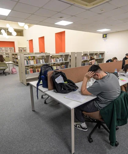 Hasan Ali Yücel Kütüphanesi İzmirlilerin yeni uğrak noktası oldu