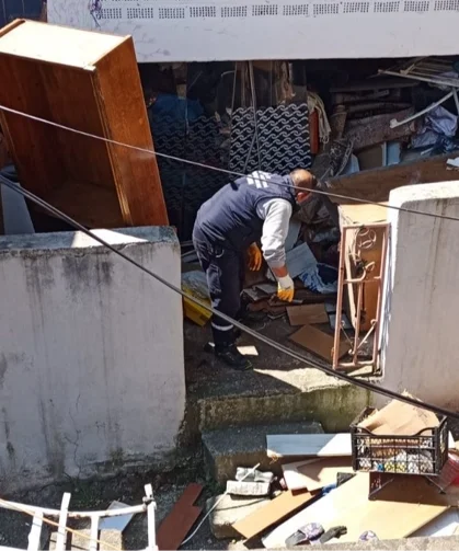İzmit'te belediyeden çöp eve müdahale