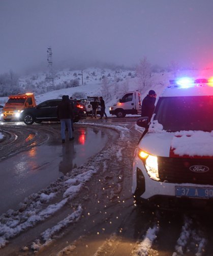 Kastamonu'da 10 aracın karıştığı trafik kazasında 6 kişi yaralandı