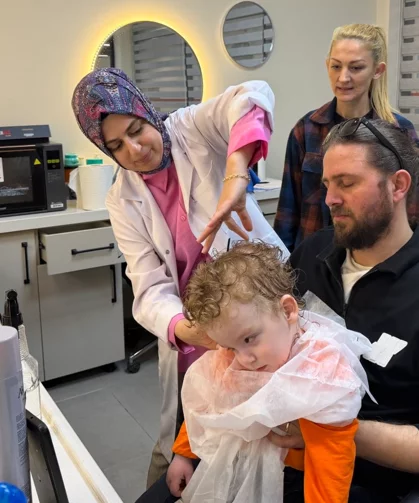 Minik Kaan ilk tıraş heyecanını Gonca'da yaşadı