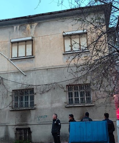 Samsun'da metruk bina yangını söndürüldü