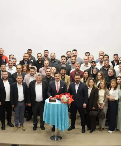 Bursa Yenişehir'de bayramlaşmada Başkan Özel'e doğum günü sürprizi