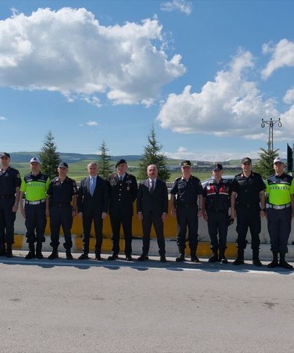 Çorum Valisi Çalgan, Çorum-Ankara kara yolunda trafik önlemlerini denetledi