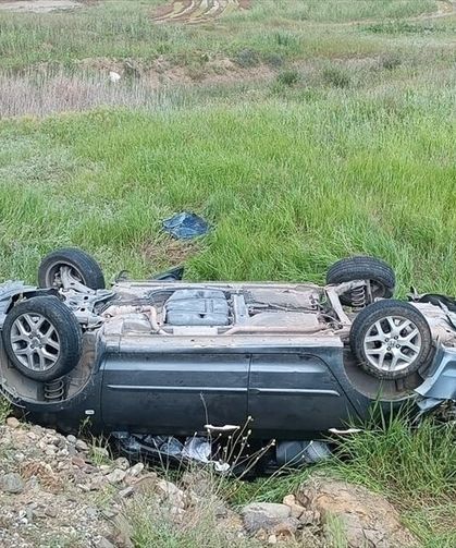 Çorum'da şarampole devrilen otomobildeki aynı aileden 4 kişi yaralandı