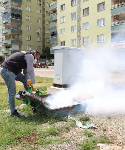 Diyarbakır ilçelerinde haşereyle mücadele aralıksız sürüyor