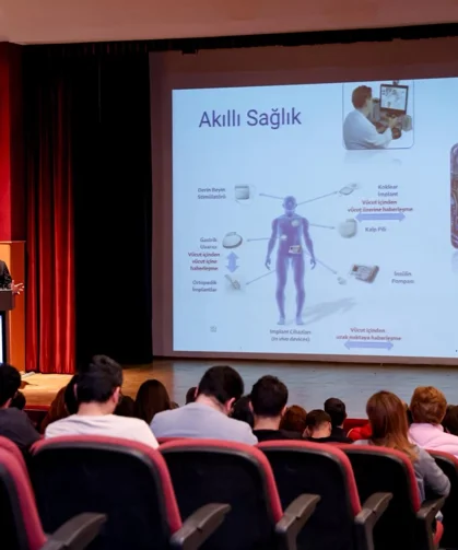 Dokuz Eylül'de dijitalleşme ve ulusal güvenlik konuşuldu