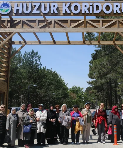 Sakarya YADEM yaşlıları Huzur Koridoru'nda