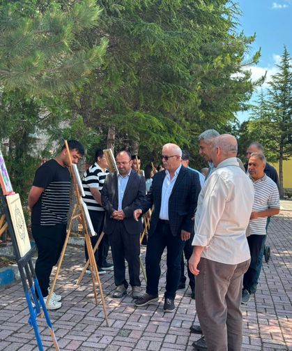 Alaca'da 'Rehberin Renkleri' yıl sonu tezhip sergisi açıldı