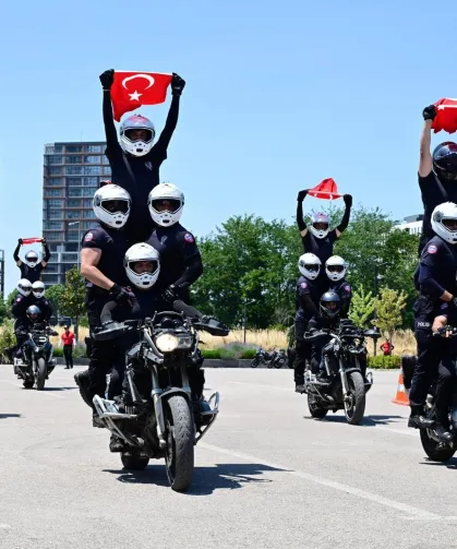 Bursa'da 'Motosikletli Polis Timleri' eğitimi tamamlandı
