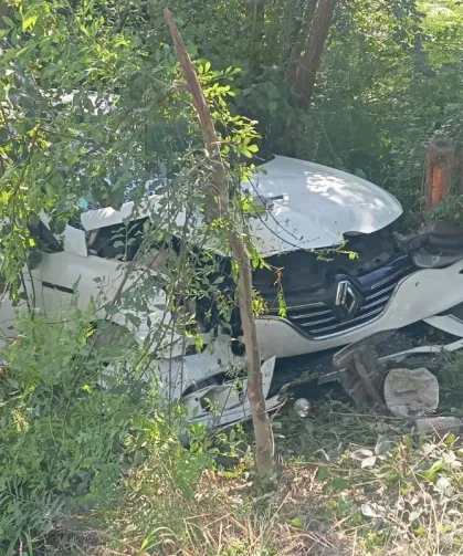 Düzce'de otomobil şarampole kaydı: 3 yaralı!