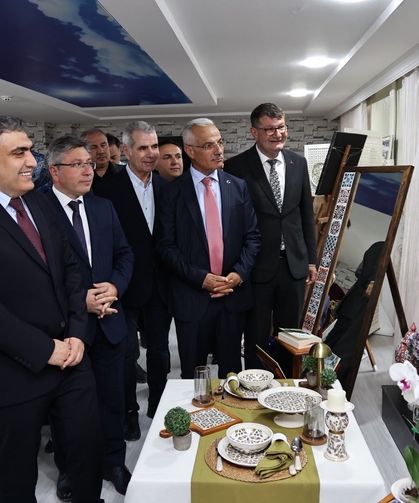 Merzifon Halk Eğitim Merkezi kursiyerleri ürünlerini sergiledi
