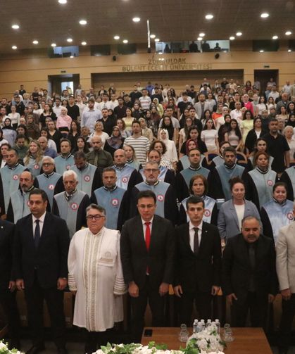 Zonguldak BEUN'de dereceye giren öğrenciler mezuniyet sevinci yaşadı